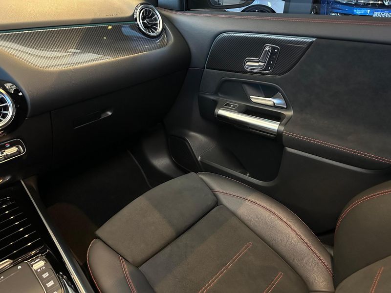 Mercedes-Benz GLA 35 AMG 4MATIC 2.0 Turbo Aut. 2022/2023 CONCEPT MOTORS PASSO FUNDO / Carros no Vale