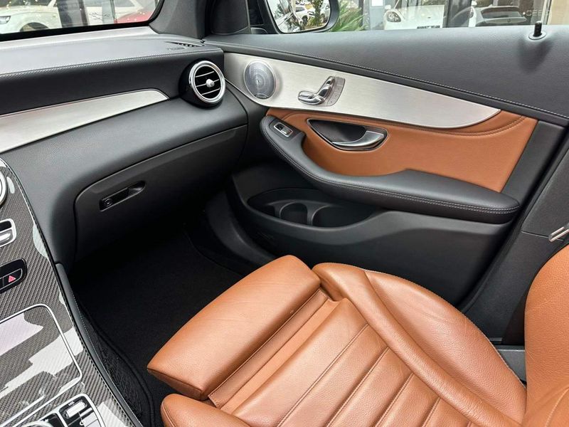 Mercedes-Benz GLC 43 AMG Coupe 3.0 V6 Bi-TB Aut. 2017/2018 CONCEPT MOTORS PASSO FUNDO / Carros no Vale