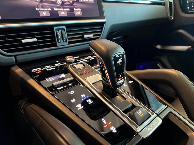 Porsche Cayenne Coupe Turbo 4.0 V8 550cv 2021/2021 CONCEPT MOTORS PASSO FUNDO / Carros no Vale Porsche Cayenne Coupe Turbo 4.0 V8 550cv 2021/2021 CONCEPT MOTORS PASSO FUNDO / Carros no Vale