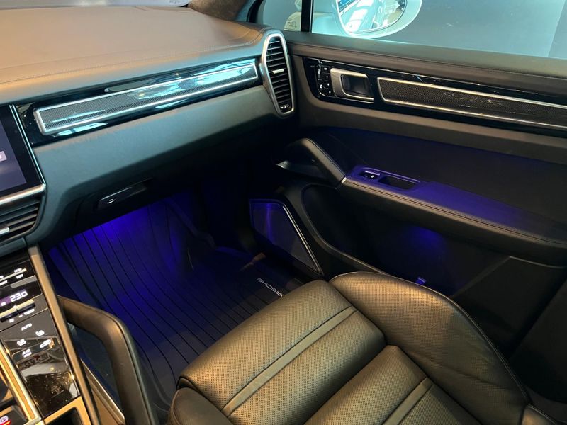 Porsche Cayenne Coupe Turbo 4.0 V8 550cv 2021/2021 CONCEPT MOTORS PASSO FUNDO / Carros no Vale Porsche Cayenne Coupe Turbo 4.0 V8 550cv 2021/2021 CONCEPT MOTORS PASSO FUNDO / Carros no Vale