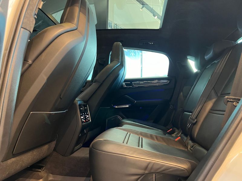 Porsche Cayenne Coupe Turbo 4.0 V8 550cv 2021/2021 CONCEPT MOTORS PASSO FUNDO / Carros no Vale Porsche Cayenne Coupe Turbo 4.0 V8 550cv 2021/2021 CONCEPT MOTORS PASSO FUNDO / Carros no Vale