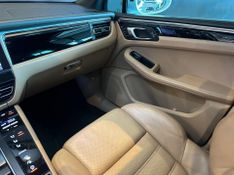 Porsche Macan 2.0 Turbo 2022/2023 CONCEPT MOTORS PASSO FUNDO / Carros no Vale