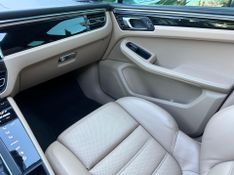 Porsche Macan 2.0 Turbo 2022/2023 CONCEPT MOTORS PASSO FUNDO / Carros no Vale