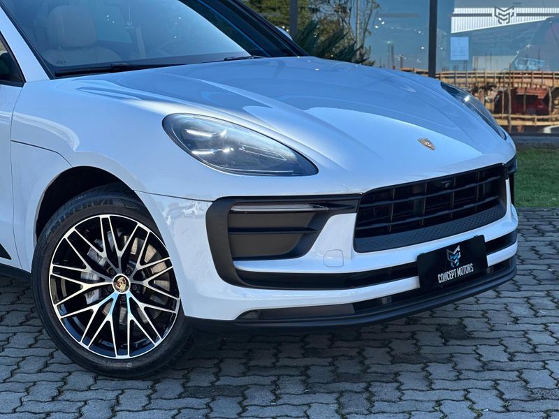 Porsche Macan 2.0 Turbo 2022/2023 CONCEPT MOTORS PASSO FUNDO / Carros no Vale