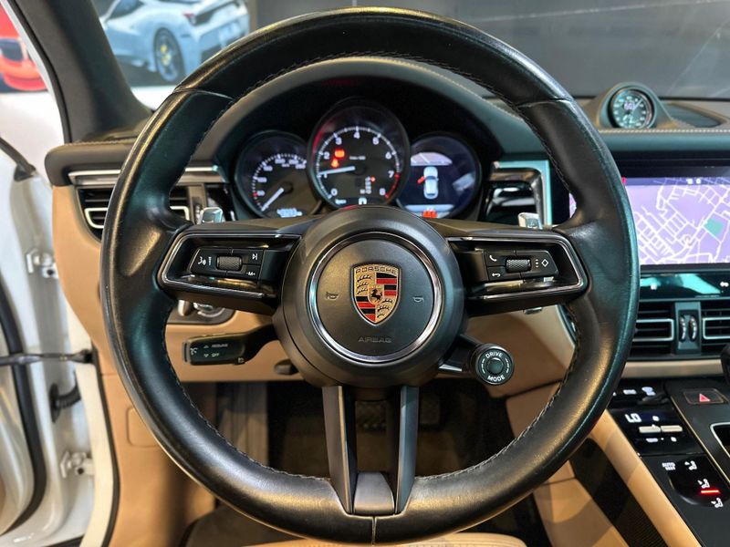 Porsche Macan 2.0 Turbo 2022/2023 CONCEPT MOTORS PASSO FUNDO / Carros no Vale