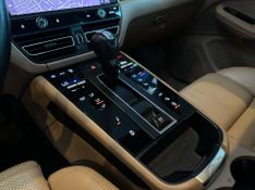 Porsche Macan 2.0 Turbo 2022/2023 CONCEPT MOTORS PASSO FUNDO / Carros no Vale