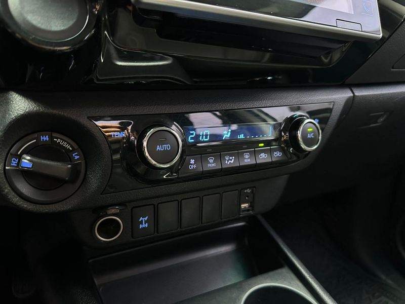 Toyota Hilux CD SR 4×4 2.8 TDI Diesel Aut. 2019/2019 CONCEPT MOTORS PASSO FUNDO / Carros no Vale