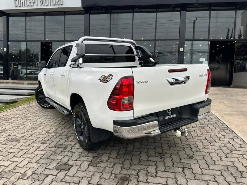Toyota Hilux CD SR 4×4 2.8 TDI Diesel Aut. 2019/2019 CONCEPT MOTORS PASSO FUNDO / Carros no Vale