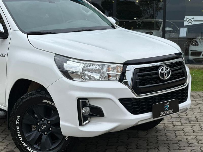 Toyota Hilux CD SR 4×4 2.8 TDI Diesel Aut. 2019/2019 CONCEPT MOTORS PASSO FUNDO / Carros no Vale