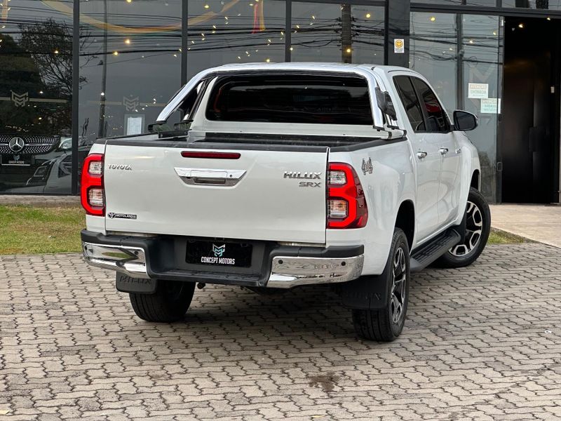 Toyota Hilux CD SRX 4×4 2.8 TDI 16V Diesel Aut. 2023/2023 CONCEPT MOTORS PASSO FUNDO / Carros no Vale Toyota Hilux CD SRX 4×4 2.8 TDI 16V Diesel Aut. 2023/2023 CONCEPT MOTORS PASSO FUNDO / Carros no Vale