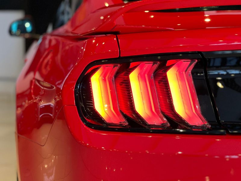 Ford Mustang GT Premium 5.0 V8 2018/2018 CONCEPT MOTORS PASSO FUNDO / Carros no Vale