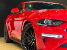 Ford Mustang GT Premium 5.0 V8 2018/2018 CONCEPT MOTORS PASSO FUNDO / Carros no Vale