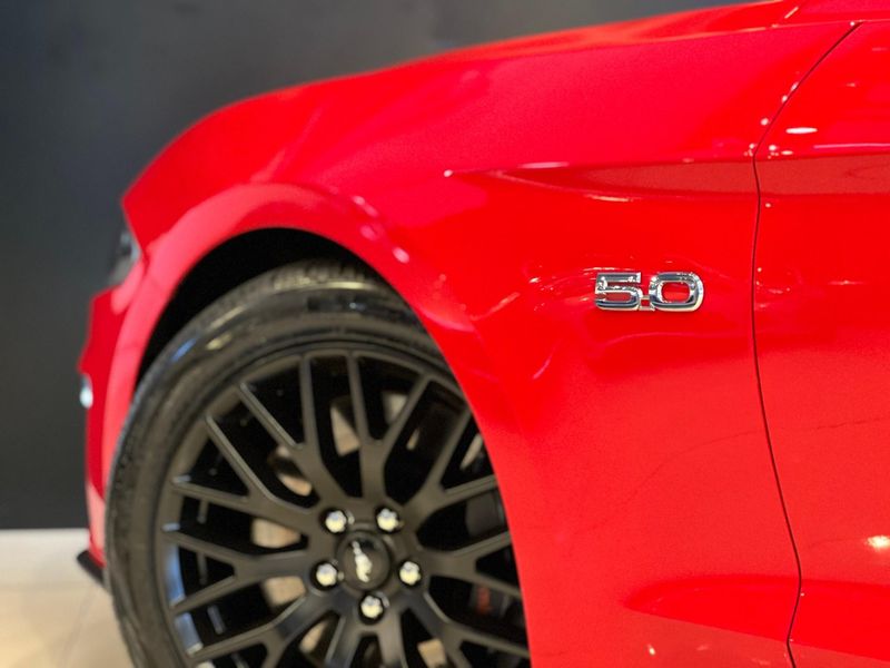 Ford Mustang GT Premium 5.0 V8 2018/2018 CONCEPT MOTORS PASSO FUNDO / Carros no Vale