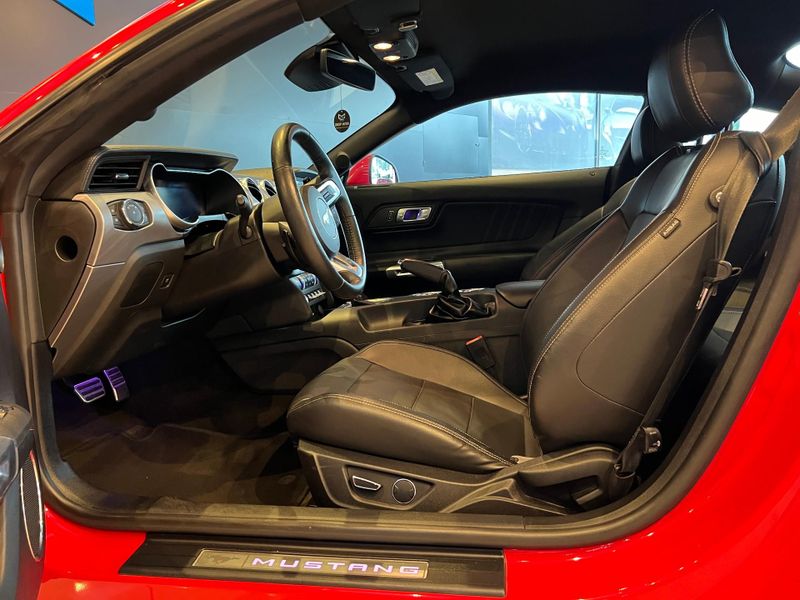 Ford Mustang GT Premium 5.0 V8 2018/2018 CONCEPT MOTORS PASSO FUNDO / Carros no Vale