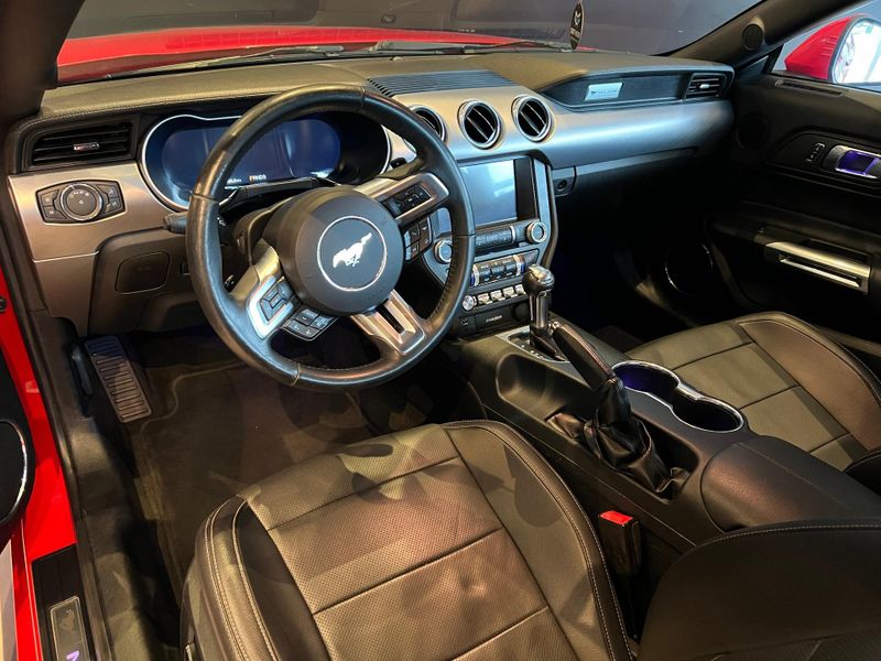 Ford Mustang GT Premium 5.0 V8 2018/2018 CONCEPT MOTORS PASSO FUNDO / Carros no Vale