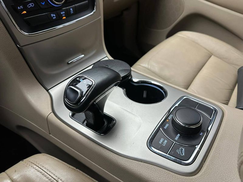 Jeep Grand Cherokee Limited 3.6 4×4 V6 Aut. 2014/2014 CONCEPT MOTORS PASSO FUNDO / Carros no Vale