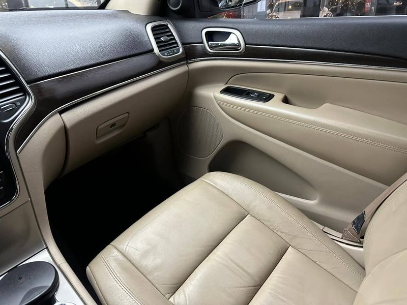 Jeep Grand Cherokee Limited 3.6 4×4 V6 Aut. 2014/2014 CONCEPT MOTORS PASSO FUNDO / Carros no Vale