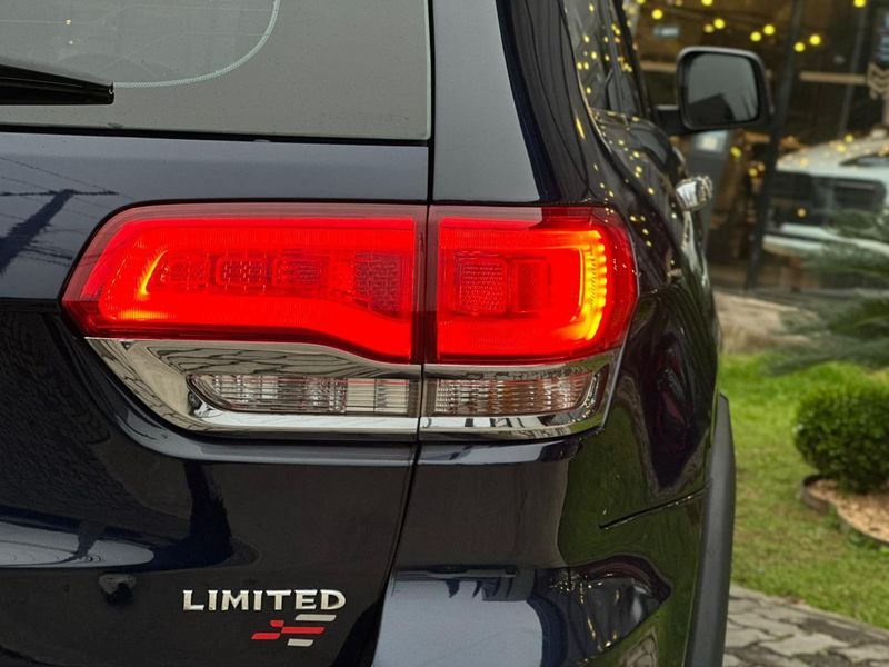 Jeep Grand Cherokee Limited 3.6 4×4 V6 Aut. 2014/2014 CONCEPT MOTORS PASSO FUNDO / Carros no Vale