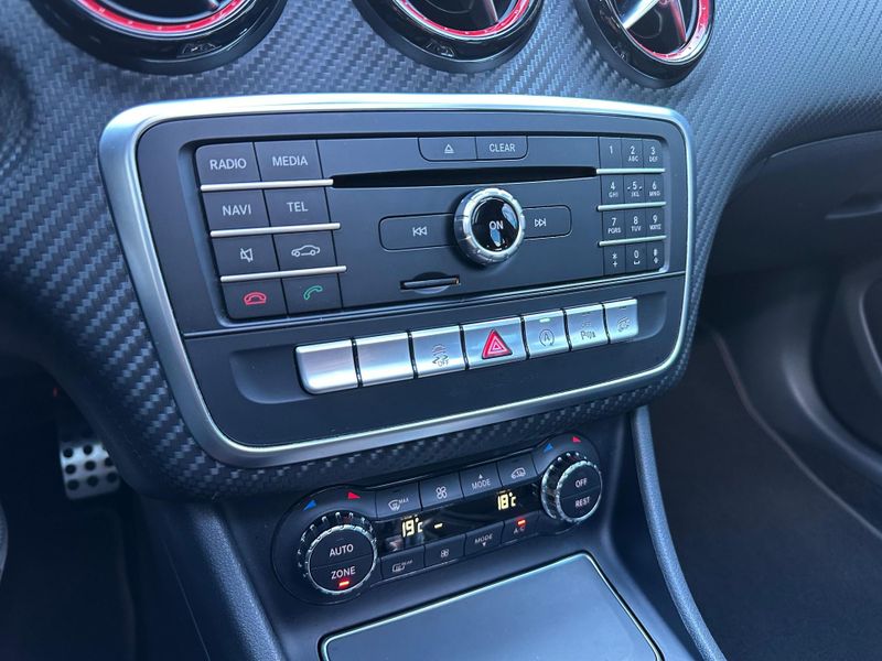 Mercedes-Benz Classe A 45 AMG 4MATIC 2.0 Turbo Aut. 2016/2017 CONCEPT MOTORS PASSO FUNDO / Carros no Vale