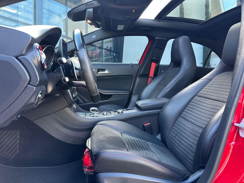 Mercedes-Benz Classe A 45 AMG 4MATIC 2.0 Turbo Aut. 2016/2017 CONCEPT MOTORS PASSO FUNDO / Carros no Vale