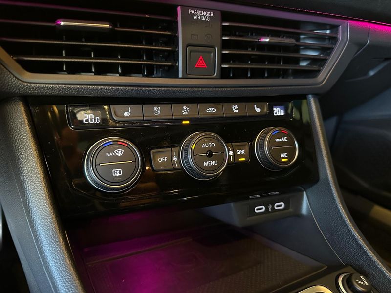 Volkswagen Jetta GLI 350 TSI 2.0 16V 4p Aut. 2022/2023 CONCEPT MOTORS PASSO FUNDO / Carros no Vale