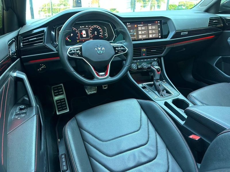 Volkswagen Jetta GLI 350 TSI 2.0 16V 4p Aut. 2023/2023 CONCEPT MOTORS PASSO FUNDO / Carros no Vale