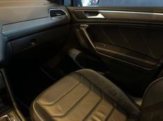 Volkswagen Tiguan Allspac R-Line 300 TSI 2.0 2023/2024 CONCEPT MOTORS PASSO FUNDO / Carros no Vale