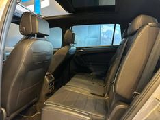 Volkswagen Tiguan Allspac R-Line 300 TSI 2.0 2023/2024 CONCEPT MOTORS PASSO FUNDO / Carros no Vale