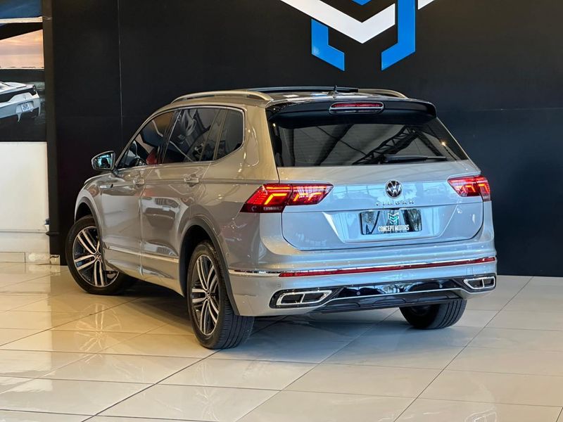 Volkswagen Tiguan Allspac R-Line 300 TSI 2.0 2023/2024 CONCEPT MOTORS PASSO FUNDO / Carros no Vale