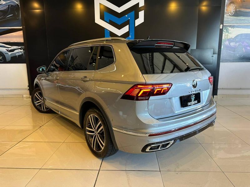 Volkswagen Tiguan Allspac R-Line 300 TSI 2.0 2023/2024 CONCEPT MOTORS PASSO FUNDO / Carros no Vale