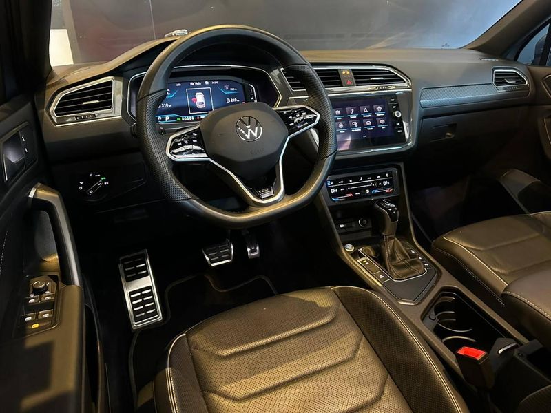 Volkswagen Tiguan Allspac R-Line 300 TSI 2.0 2023/2024 CONCEPT MOTORS PASSO FUNDO / Carros no Vale