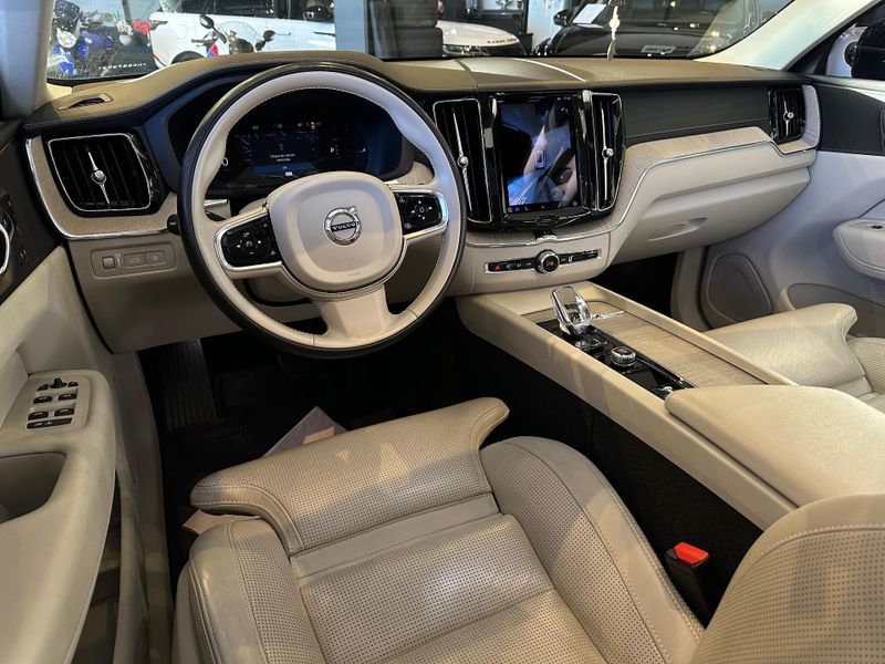 Volvo XC60 T-8 INSCRIPTION 2.0 (HÃ­brido) 2021/2022 CONCEPT MOTORS PASSO FUNDO / Carros no Vale