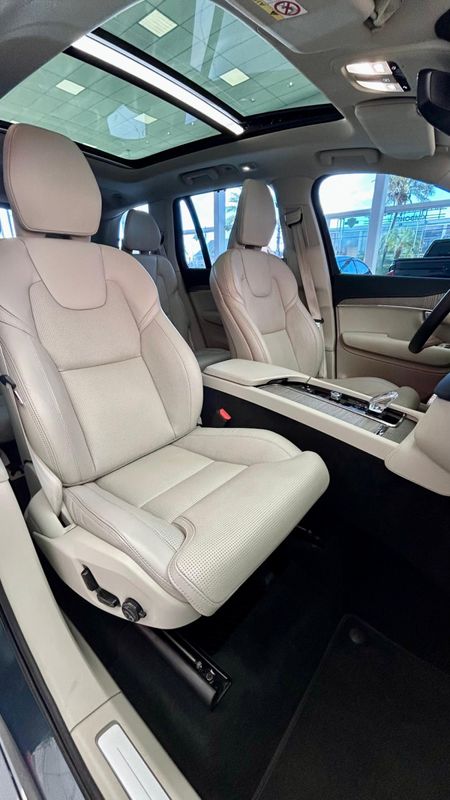 Volvo XC 90 T-8 Ultimate 2.0 AWD (Híbrido) 2023/2024 PC VEÍCULOS SANTA CRUZ DO SUL / Carros no Vale