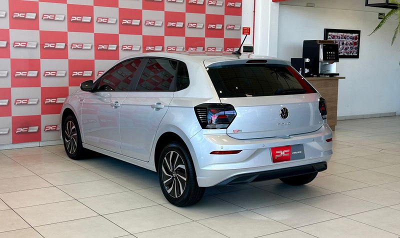 VOLKSWAGEN Polo Highline TSI 1.0 12V 2024/2025 PC VEÍCULOS SANTA CRUZ DO SUL / Carros no Vale