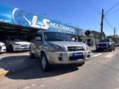 HYUNDAI TUCSON 2.0 16V AUT. 2010/2010 LS MULTIMARCAS VENÂNCIO AIRES / Carros no Vale