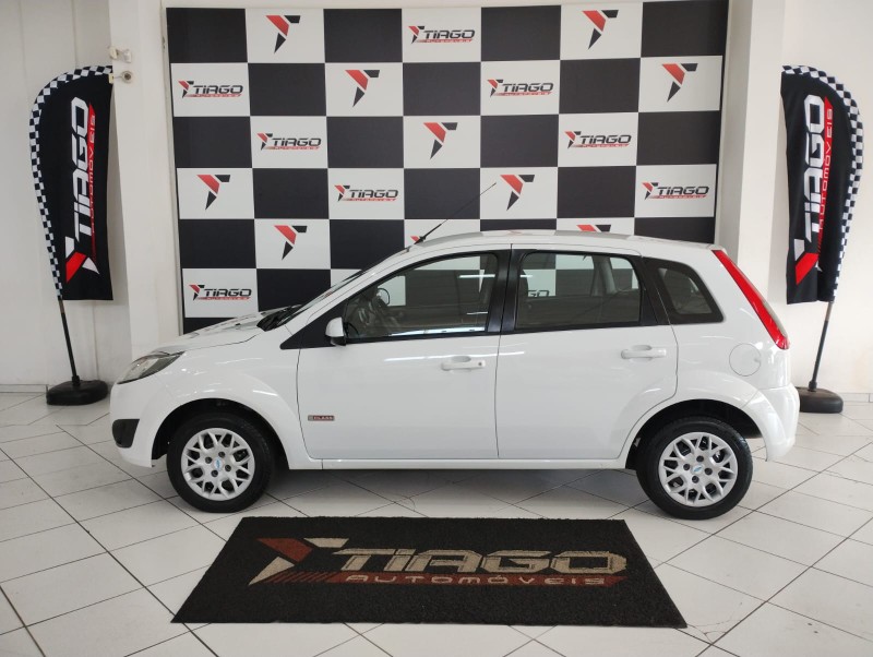 FORD FIESTA 1.6 FLEX 2012/2012 TIAGO AUTOMÓVEIS VENÂNCIO AIRES / Carros no Vale
