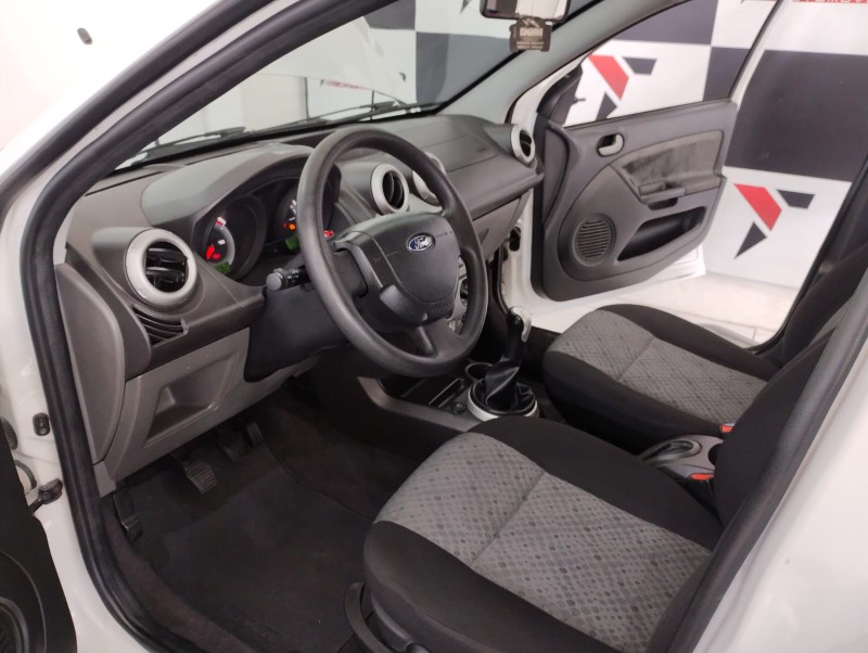 FORD FIESTA 1.6 FLEX 2012/2012 TIAGO AUTOMÓVEIS VENÂNCIO AIRES / Carros no Vale