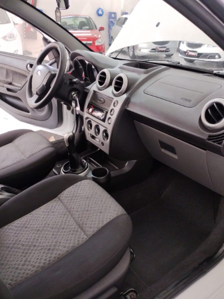 FORD FIESTA 1.6 FLEX 2012/2012 TIAGO AUTOMÓVEIS VENÂNCIO AIRES / Carros no Vale