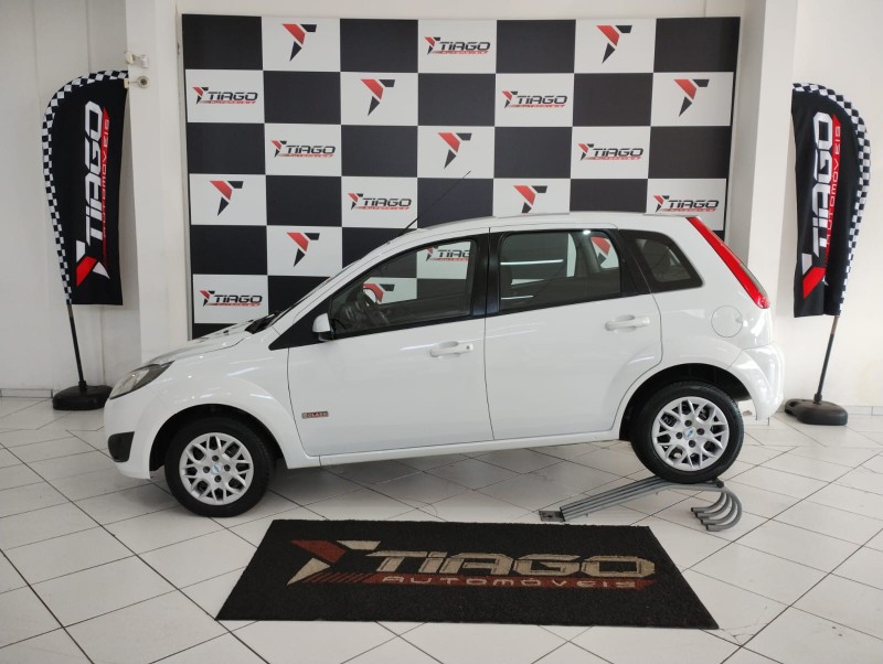 FORD FIESTA 1.6 FLEX 2012/2012 TIAGO AUTOMÓVEIS VENÂNCIO AIRES / Carros no Vale