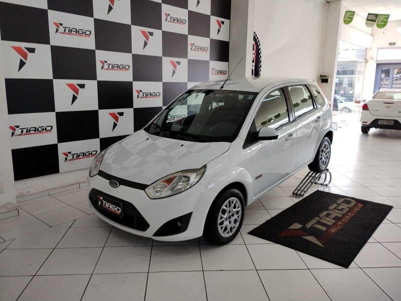 FORD FIESTA 1.6 FLEX 2012/2012 TIAGO AUTOMÓVEIS VENÂNCIO AIRES / Carros no Vale