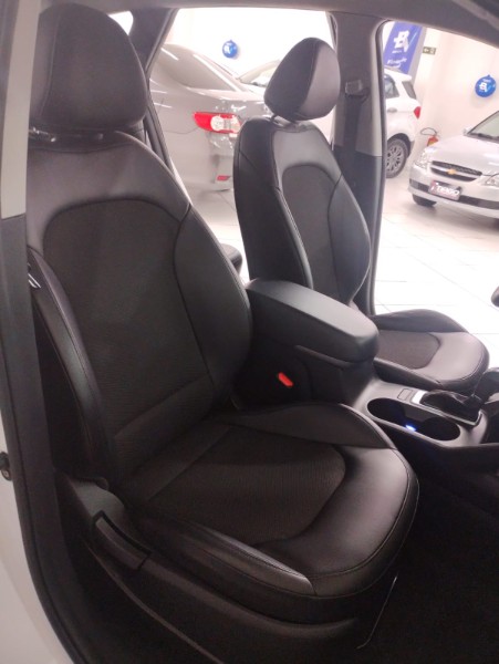 HYUNDAI IX 35 IX35 2.0 16V FLEX 4P AUTOMÁTICO 2018/2018 TIAGO AUTOMÓVEIS VENÂNCIO AIRES / Carros no Vale