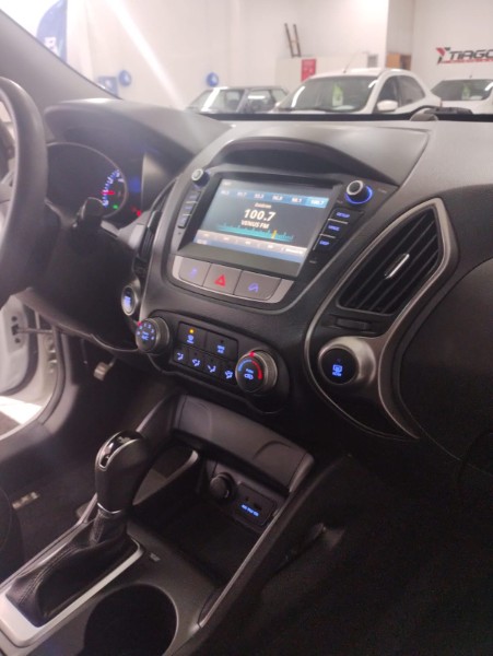 HYUNDAI IX 35 IX35 2.0 16V FLEX 4P AUTOMÁTICO 2018/2018 TIAGO AUTOMÓVEIS VENÂNCIO AIRES / Carros no Vale