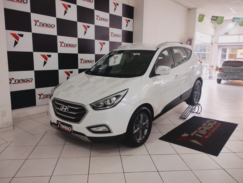 HYUNDAI IX 35 IX35 2.0 16V FLEX 4P AUTOMÁTICO 2018/2018 TIAGO AUTOMÓVEIS VENÂNCIO AIRES / Carros no Vale