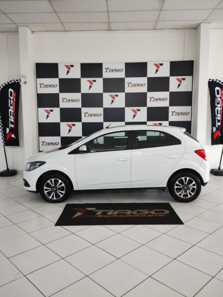 CHEVROLET ONIX 1.4 LTZ AT 2016/2016 TIAGO AUTOMÓVEIS VENÂNCIO AIRES / Carros no Vale