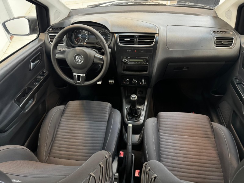VOLKSWAGEN CROSSFOX 1.6 GII 2012/2012 LUCAS AUTOMÓVEIS BOM RETIRO DO SUL / Carros no Vale