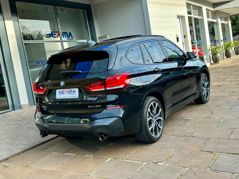 BMW X1 2.0 16V TURBO ACTIVEFLEX SDRIVE20I M SPORT 25 ANOS 4P AUTOMÁTICO 2020/2021 SÉTIMA VEÍCULOS GUAPORÉ / Carros no Vale
