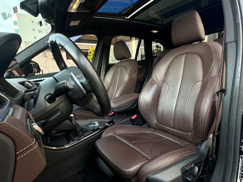 BMW X1 2.0 16V TURBO ACTIVEFLEX SDRIVE20I M SPORT 25 ANOS 4P AUTOMÁTICO 2020/2021 SÉTIMA VEÍCULOS GUAPORÉ / Carros no Vale