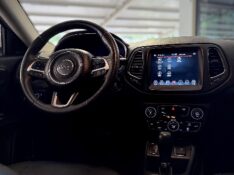 JEEP COMPASS 2.0 16V FLEX LONGITUDE AUTOMÁTICO 2017/2018 MALAGGI VEÍCULOS ENCANTADO / Carros no Vale