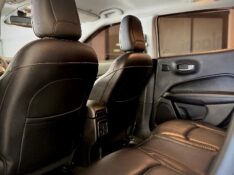 JEEP COMPASS 2.0 16V FLEX LONGITUDE AUTOMÁTICO 2017/2018 MALAGGI VEÍCULOS ENCANTADO / Carros no Vale