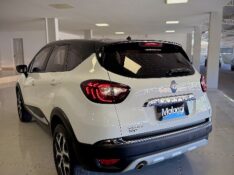 RENAULT CAPTUR 1.6 16V FLEX INTENSE AUTOMÁTICO 2019/2019 MALAGGI VEÍCULOS ENCANTADO / Carros no Vale